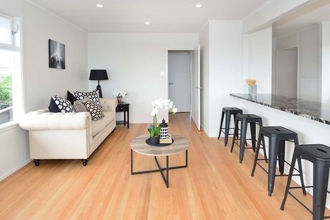 Photo of property in 1/694 East Coast Road, Pinehill, Auckland, 0632