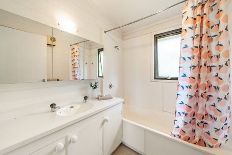 Photo of property in 22 Whitechapel Grove, Stokes Valley, Lower Hutt, 5019