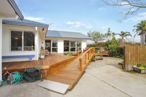 Photo of property in 14 Millen Place, Clarks Beach, 2122