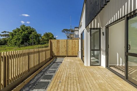 Photo of property in 15 Puhikawa Street, Massey, 0614