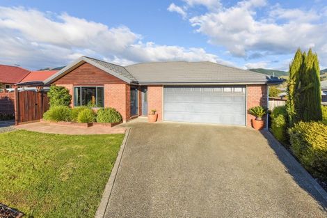 Photo of property in 18 Covent Drive, Stoke, Nelson, 7011