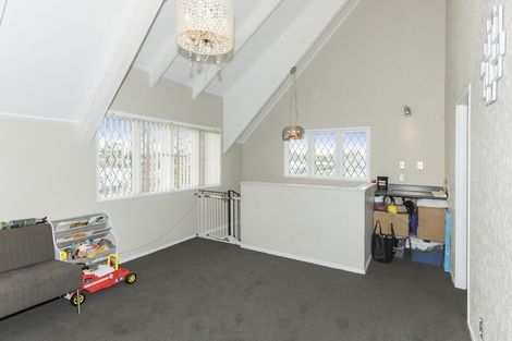 Photo of property in 10 Goodwin Drive, Rosehill, Papakura, 2113