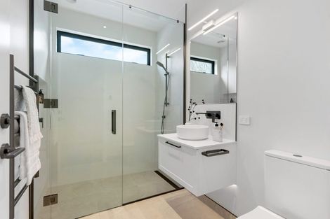 Photo of property in 9a Kowhai Street, Tawa, Wellington, 5028