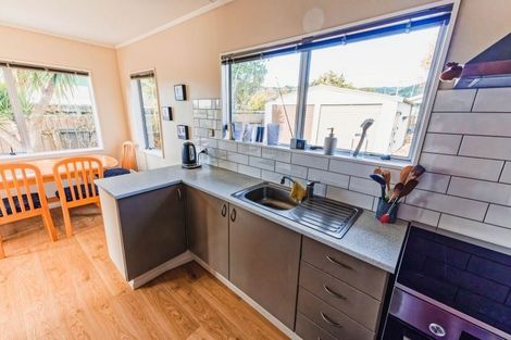 Photo of property in 15 Linwood Drive, Paraparaumu, 5032