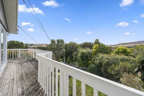 Photo of property in 3 Kahikatea Grove, Paparangi, Wellington, 6037