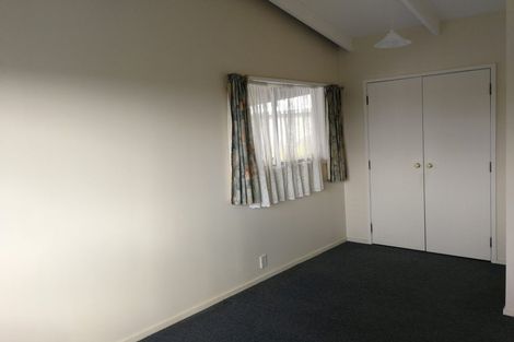 Photo of property in 43 Sunnyside Road, Sunnyvale, Auckland, 0612