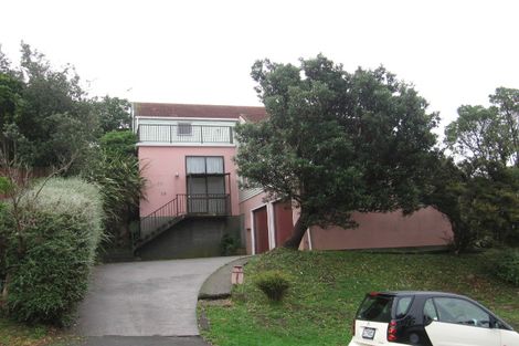 Photo of property in 19 Fitzpatrick Street, Newlands, Wellington, 6037