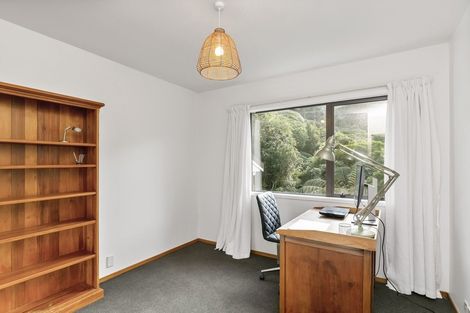 Photo of property in 16 Ramphal Terrace, Khandallah, Wellington, 6035