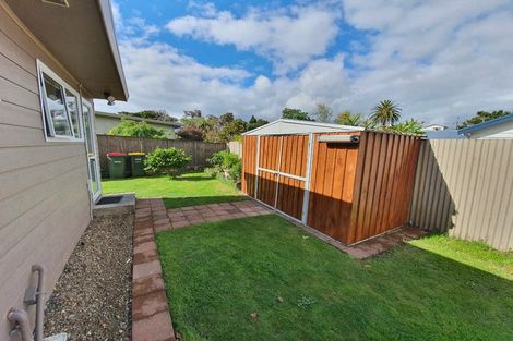 Photo of property in 2/4 South Street, Papakura, 2110