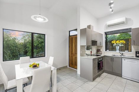 Photo of property in 31 Lastel Place, Shelly Park, Auckland, 2014