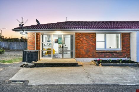 Photo of property in 1/12 Reagan Road, Manukau, Auckland, 2025