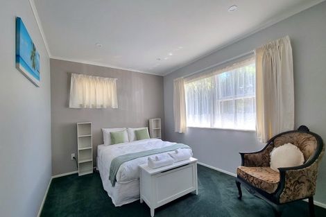 Photo of property in 176 Gossamer Drive, Pakuranga Heights, Auckland, 2010