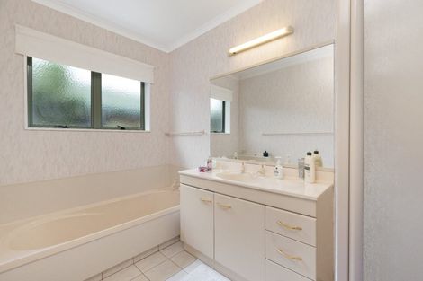 Photo of property in 5 Burnt Oak Drive, Pyes Pa, Tauranga, 3112