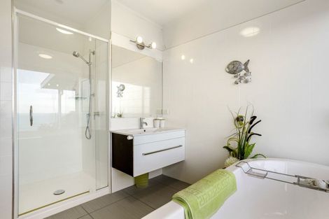 Photo of property in 402 Tuateawa Road, Tuateawa, Coromandel, 3583