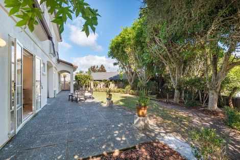 Photo of property in 1 Scarlet Oak Drive, Schnapper Rock, Auckland, 0632