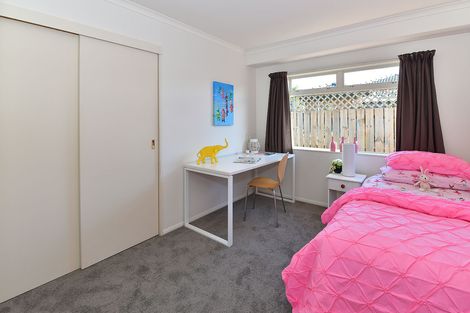 Photo of property in 22 Dan Tori Place, Orewa, 0931