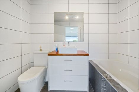 Photo of property in 3 Fore Street, Kaiwharawhara, Wellington, 6035