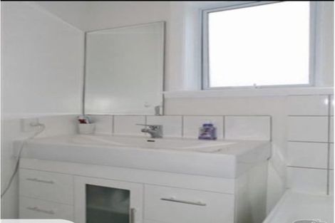 Photo of property in 106 Broderick Road, Johnsonville, Wellington, 6037