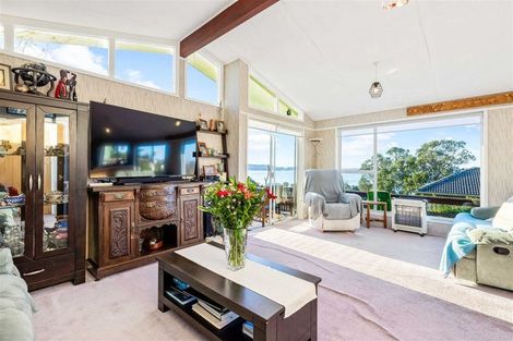 Photo of property in 14 Vipond Road, Stanmore Bay, Whangaparaoa, 0932