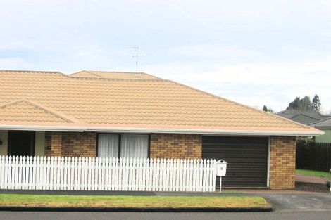 Photo of property in 2/1 Nelson Street, Papakura, 2110