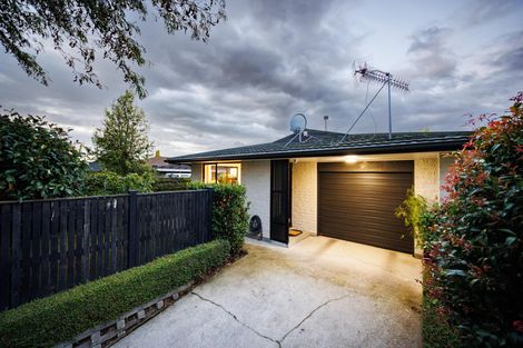 Photo of property in 8 Earl Place, Hokowhitu, Palmerston North, 4410