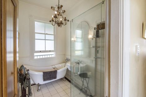 Photo of property in 42 Cheltenham Road, Devonport, Auckland, 0624