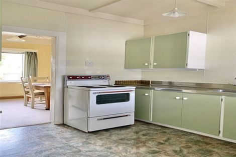 Photo of property in 16 Wallace Road, Waipukurau, 4200