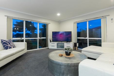 Photo of property in 302 Gravatt Road, Papamoa Beach, Papamoa, 3118