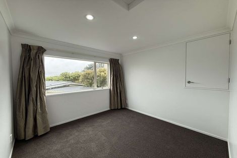 Photo of property in 40c Ruskin Road, Newlands, Wellington, 6037