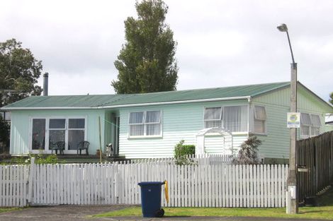Photo of property in 16 Gilpin Place, Beach Haven, Auckland, 0626