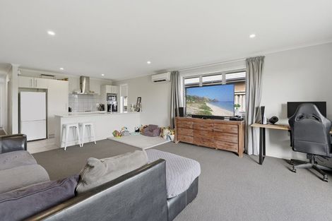 Photo of property in 12 Richardson Road, Omokoroa, 3114