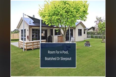 Photo of property in 16 Airini Road, Waimarama, Havelock North, 4294