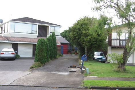 Photo of property in 1/5 Gulf Crest, Bucklands Beach, Auckland, 2012