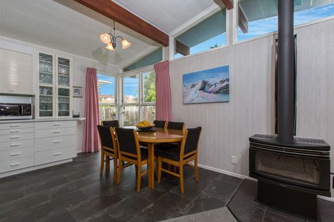 Photo of property in 4 De Thiery Place, Pakuranga Heights, Auckland, 2010