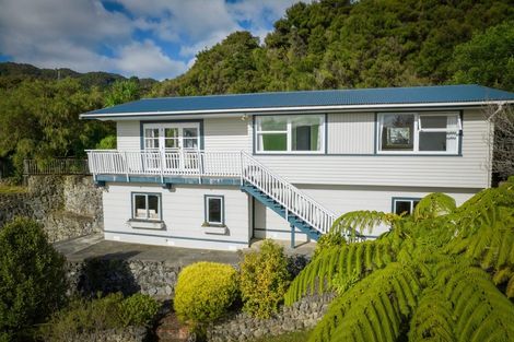 Photo of property in 56 Ngahere Street, Stokes Valley, Lower Hutt, 5019