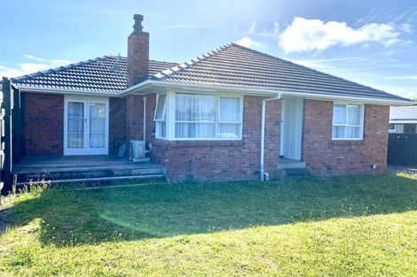 Photo of property in 4 Gossamer Drive, Pakuranga Heights, Auckland, 2010