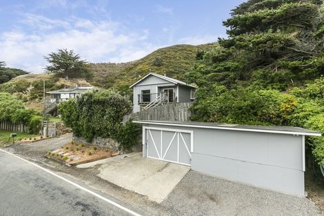 Photo of property in 1015 Makara Road, Makara Beach, Karori, 6972