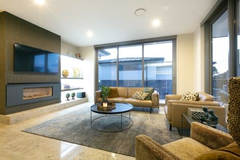 Photo of property in 14 Autere Street, Strandon, New Plymouth, 4312