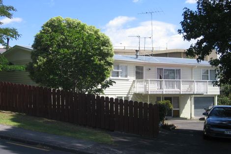 Photo of property in 8 Downing Street, Glenfield, Auckland, 0629