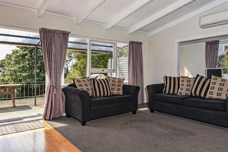 Photo of property in 217 Golf Road, Titirangi, Auckland, 0604