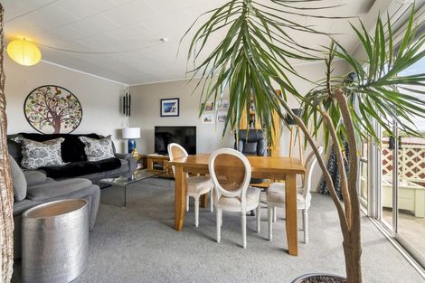 Photo of property in 4/53-55 East Street, Papakura, 2110