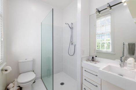 Photo of property in 33 Hawkesbury Avenue, St Albans, Christchurch, 8014