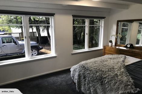 Photo of property in 160 Laingholm Drive, Laingholm, Auckland, 0604