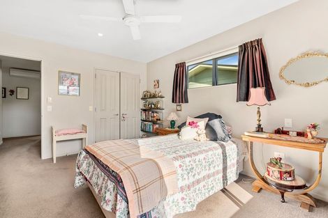 Photo of property in 112 Neplusultra Street, Cromwell, 9310