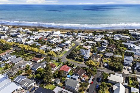 Photo of property in 6 Henui Street, Strandon, New Plymouth, 4312