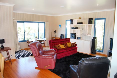 Photo of property in 365 Oneriri Road, Kaiwaka, 0573