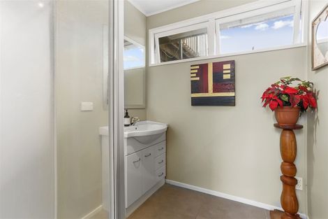 Photo of property in 1/51 East Coast Road, Milford, Auckland, 0620