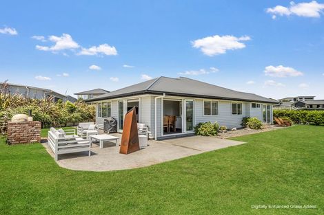 Photo of property in 33 Golf Vue Place, Castlecliff, Whanganui, 4501