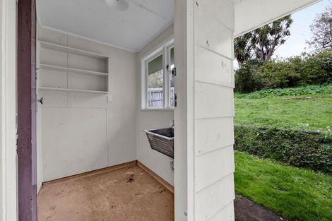 Photo of property in 103 Riversdale Drive, Merrilands, New Plymouth, 4312