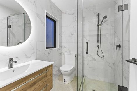 Photo of property in 70a Bond Crescent, Forrest Hill, Auckland, 0620